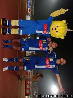 �y�]�z�R�`���������x�z �R�`2-0�_��