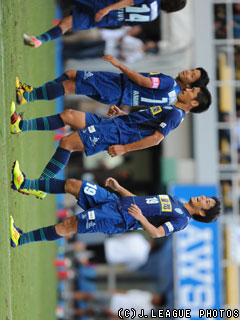 ���A��{�ɔs��3�ʌ�� �����͍L���ɏ���4����