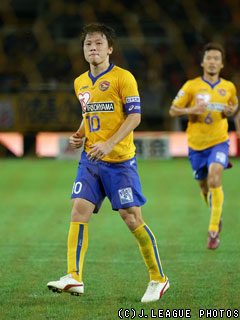 ���E��A�k���N��\�ɑI�o 