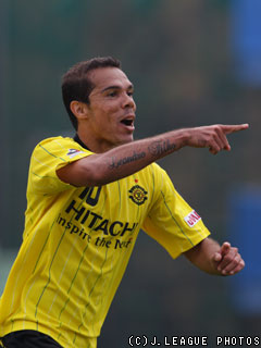 �����A���h���A��MVP J���[�O�N�ԕ\����