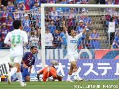 ��t�A10�l�̍b�{�Ɋ���